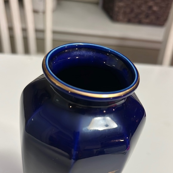 Vintage Japanese cobalt blue porcelain vase - Picture 10 of 11